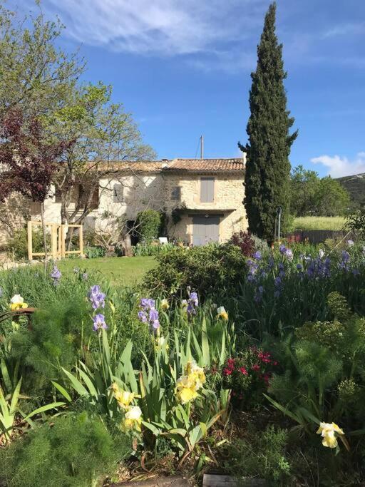 Les Tarraiettes Au Pied Du Luberon Vila Lourmarin Exterior foto